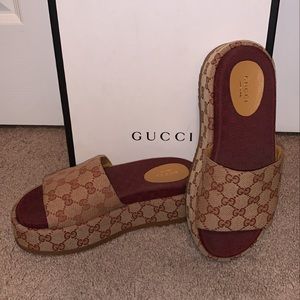 Gucci slippers